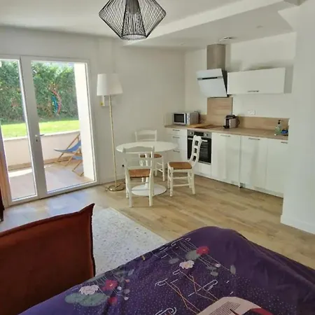 Apartment Arenes