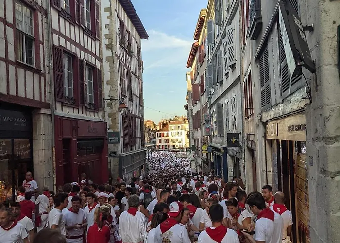 Atherbea Bayonne באיון